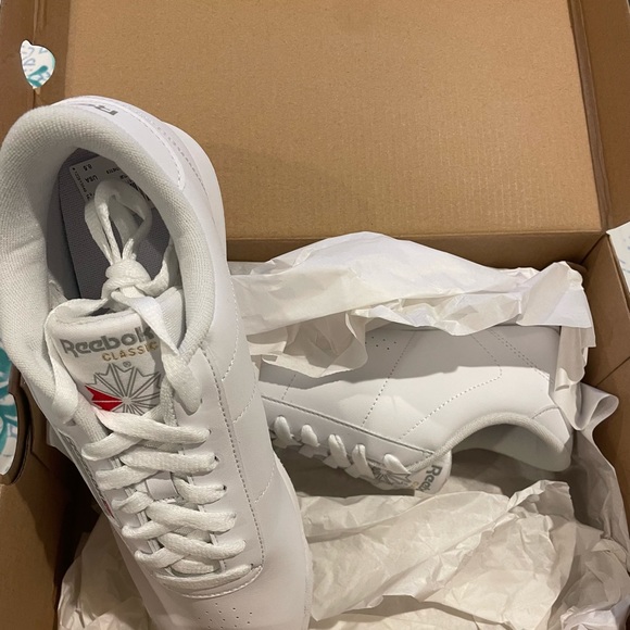 Women Reebok Sneakers - Picture 3 of 4